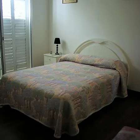 Bobby's Beach House Larnaca