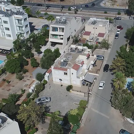 Bobby's Beach House * Larnaca