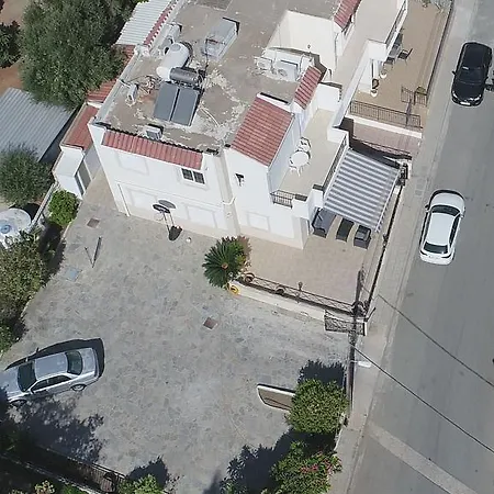 Bobby's Beach House Larnaca